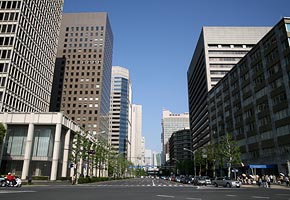 Buildings around Imperial Palace, Tokyo, 2006-05, (C) Seiji Yoshimoto