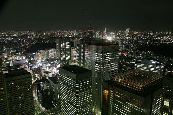 Shinjyuku Skyscrapers viewed from Metropolitan Government Building, Tokyo, 2006-04, (C) Seiji Yoshimoto