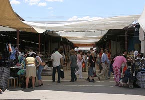 Market, Baikonur, (C) Seiji Yoshimoto