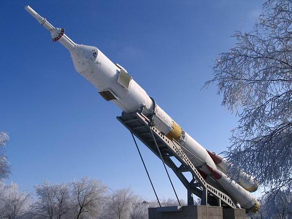 Soyuz Monument, Baikonur, 2007-01 (C) Marianna Vinokurova