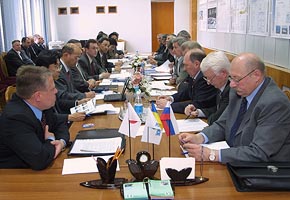 Top Management Meeting at Yuzhnoye, 2005-04 (C) Yuzhnoye