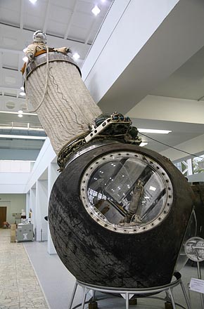 Descent module of Voskhod-2 from which Alexey Leonov pioneered extravehicular activity 2006-10 (C) Seiji Yoshimoto