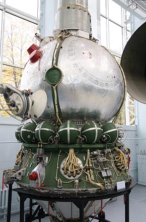 Voskhod-3 Spacecraft 2006-10 (C) Seiji Yoshimoto