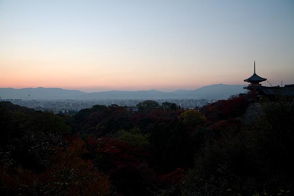 Kyoto City viewed from Kiyomizudera Temple 2007-11 (C) Seiji Yoshimoto