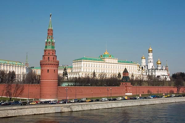 Kremlin viewed from Moscow River, 2002-04 (C) Seiji Yoshimoto