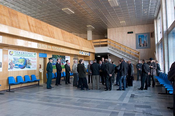 Orsk International Airport, 2005-10 (C) Seiji Yoshimoto