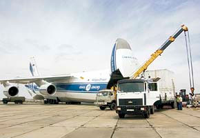 Container Off-loading at Yubileiry Airfield, Baikonur, 2005-06 (C) Kosmotra